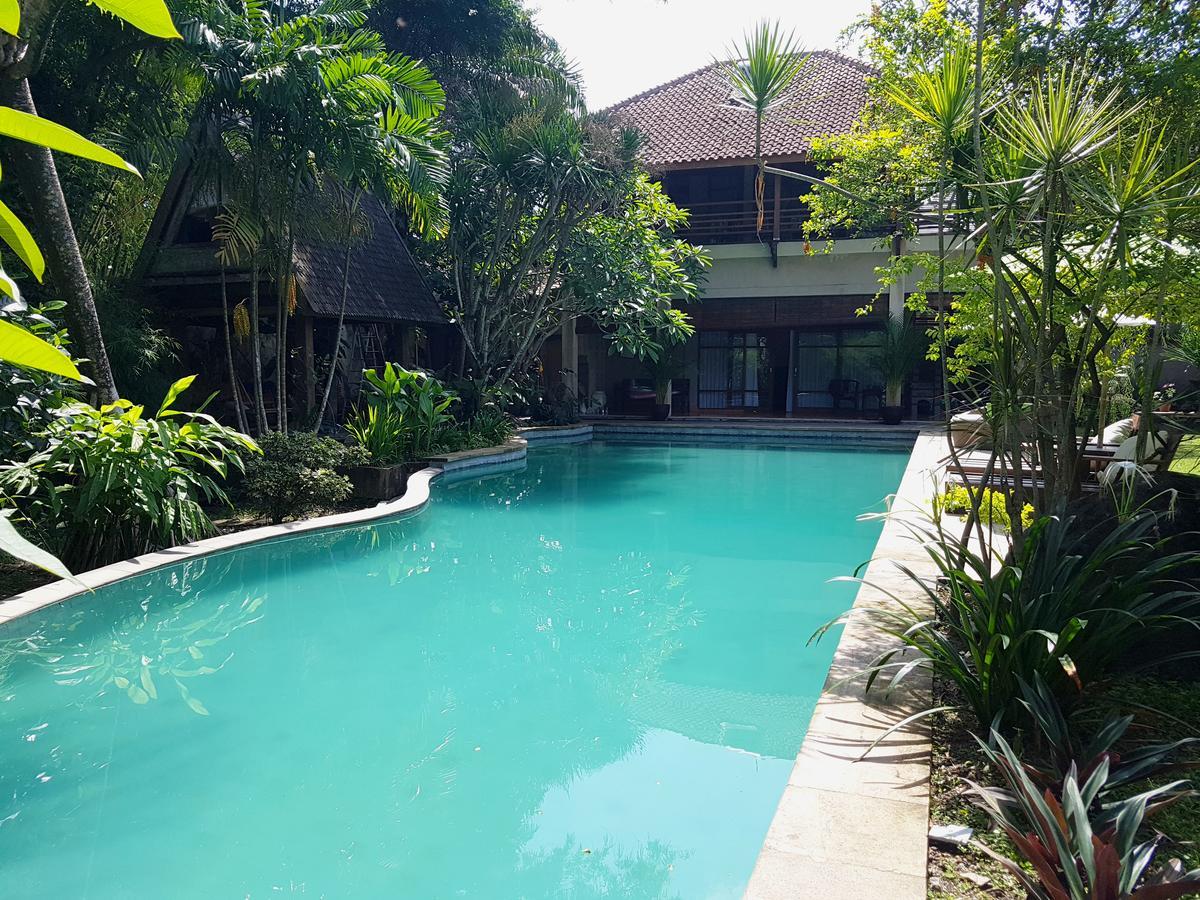 Villa Mirsa Yogyakarta Exterior photo